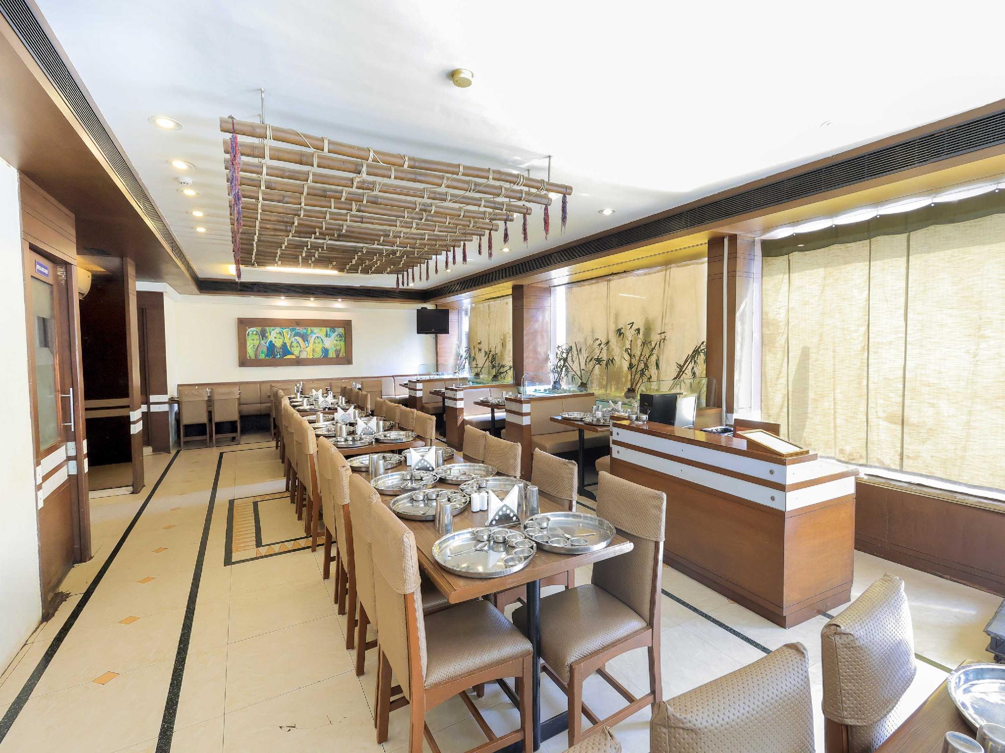 Oyo 9677 Hotel Surya 25/29