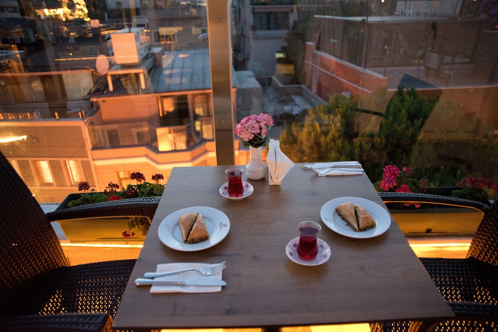 FERMAN HOTEL 56/72