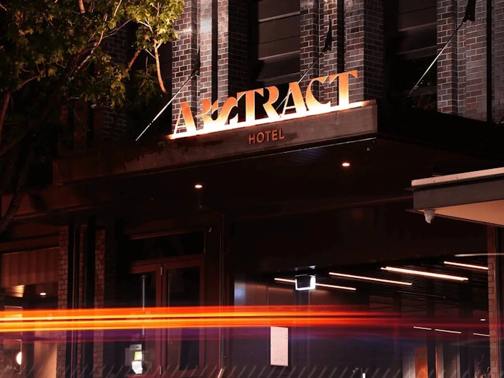 Abstract Hotel 40/42
