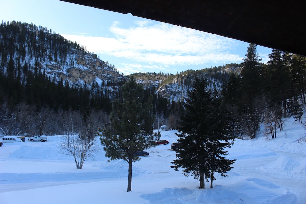 Spearfish Canyon Lodge 17/75