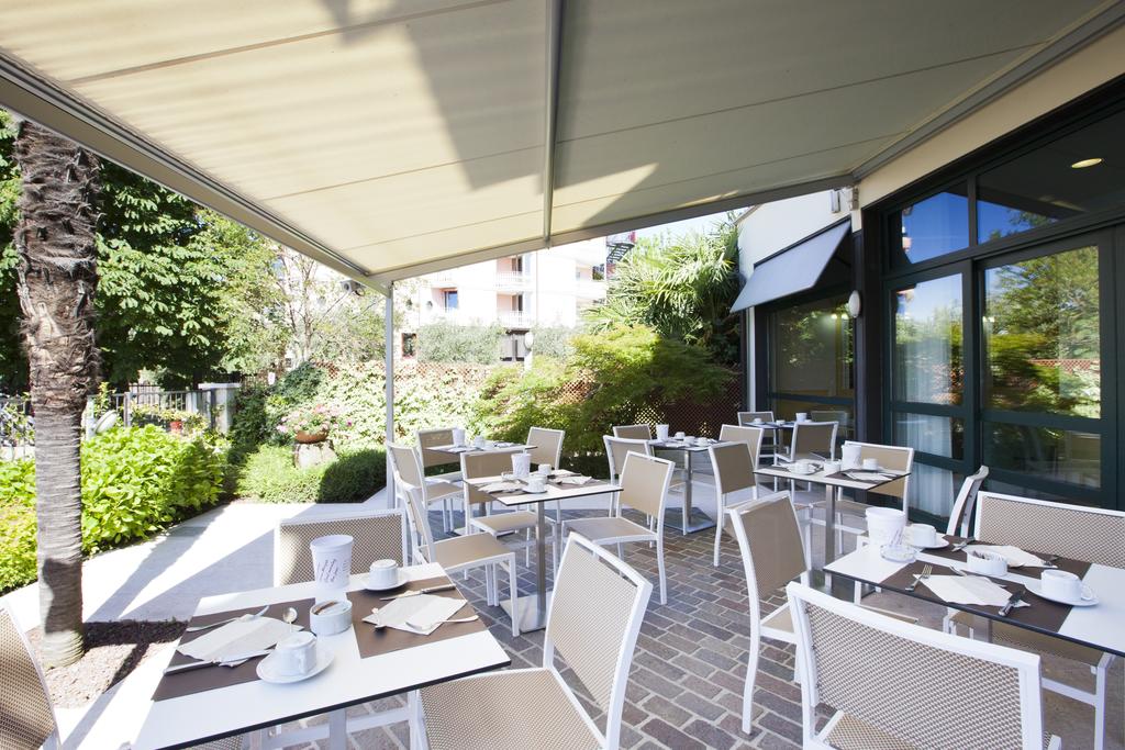 HOTEL VILLA LETIZIA 38/50