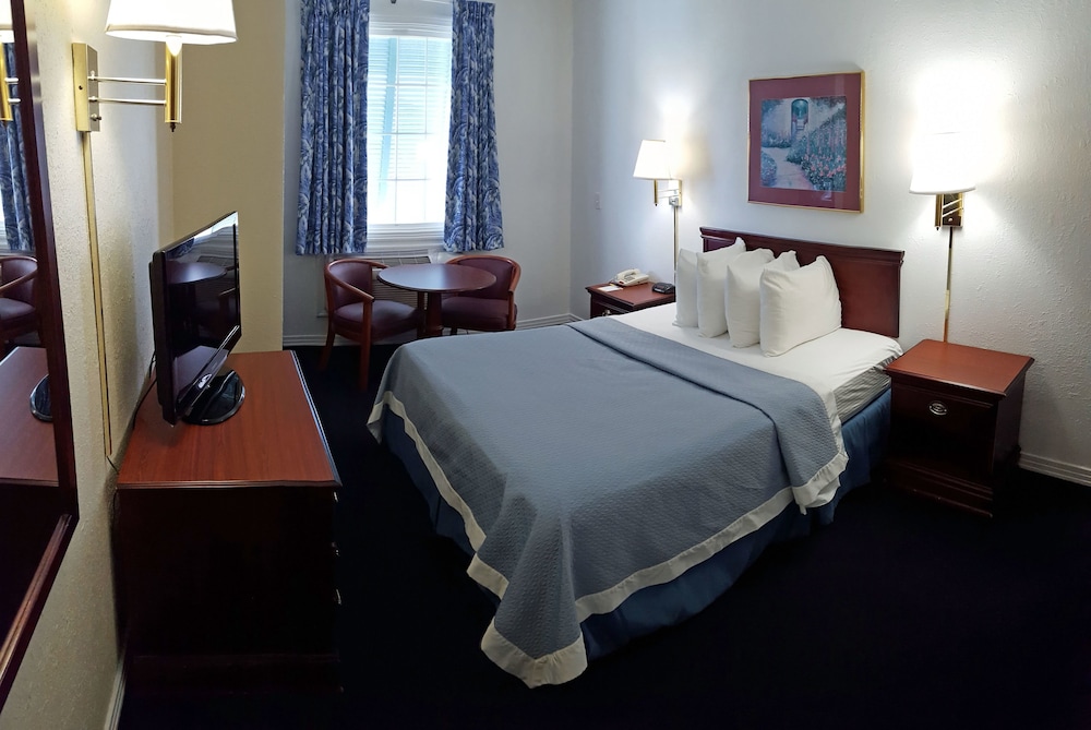 Days Inn by Wyndham Kill Devil Hills Oceanfront - Wilbur 30/59