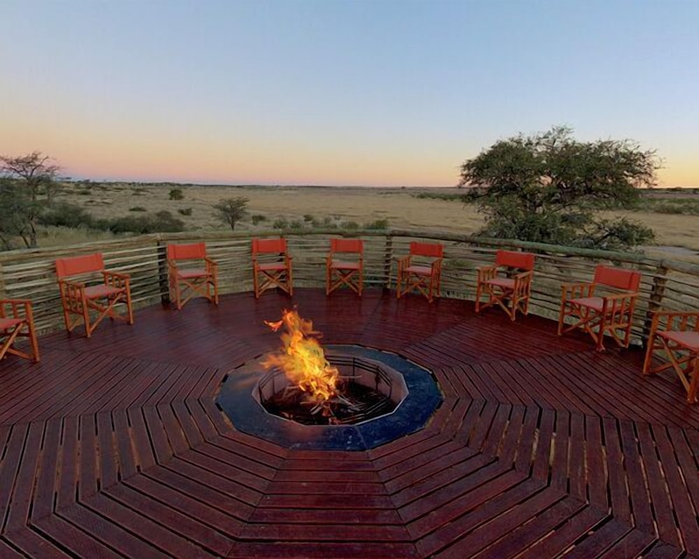 Suricate Tented Kalahari Lodge 18/22