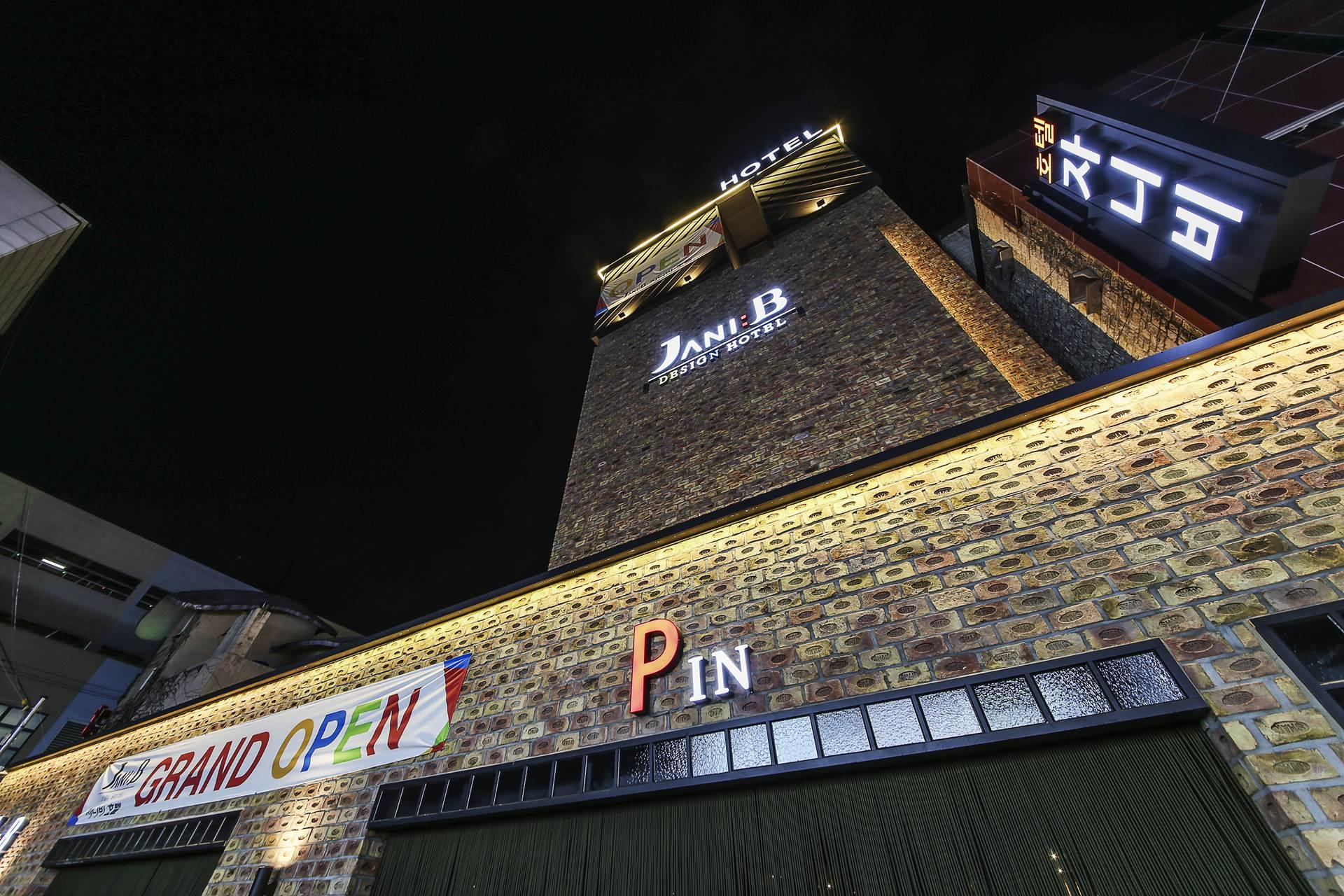 Jani B Hotel 16/56