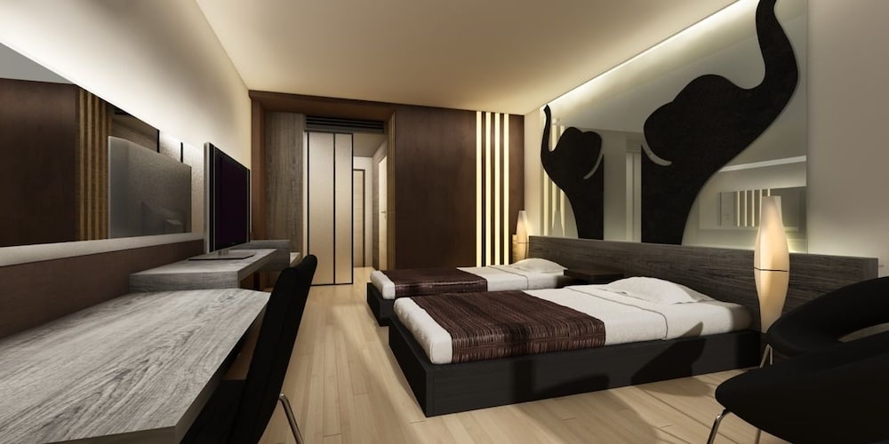 Alvarez Hotel 49/65