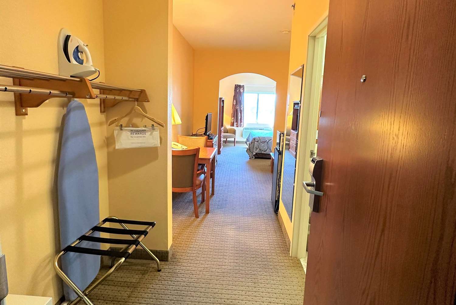 Super 8 By Wyndham Topeka At Forbes Landing 7/21