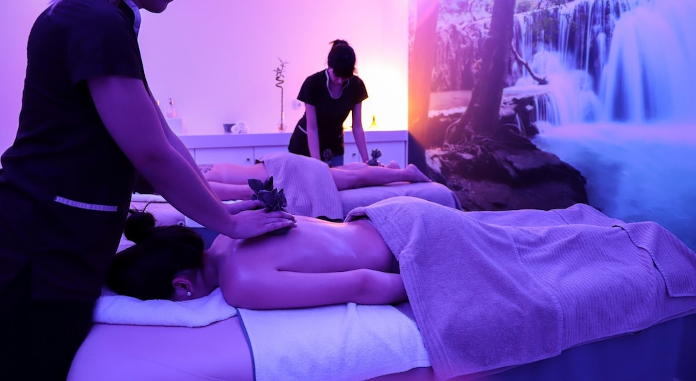 Ride Surf Resort Spa 28/50