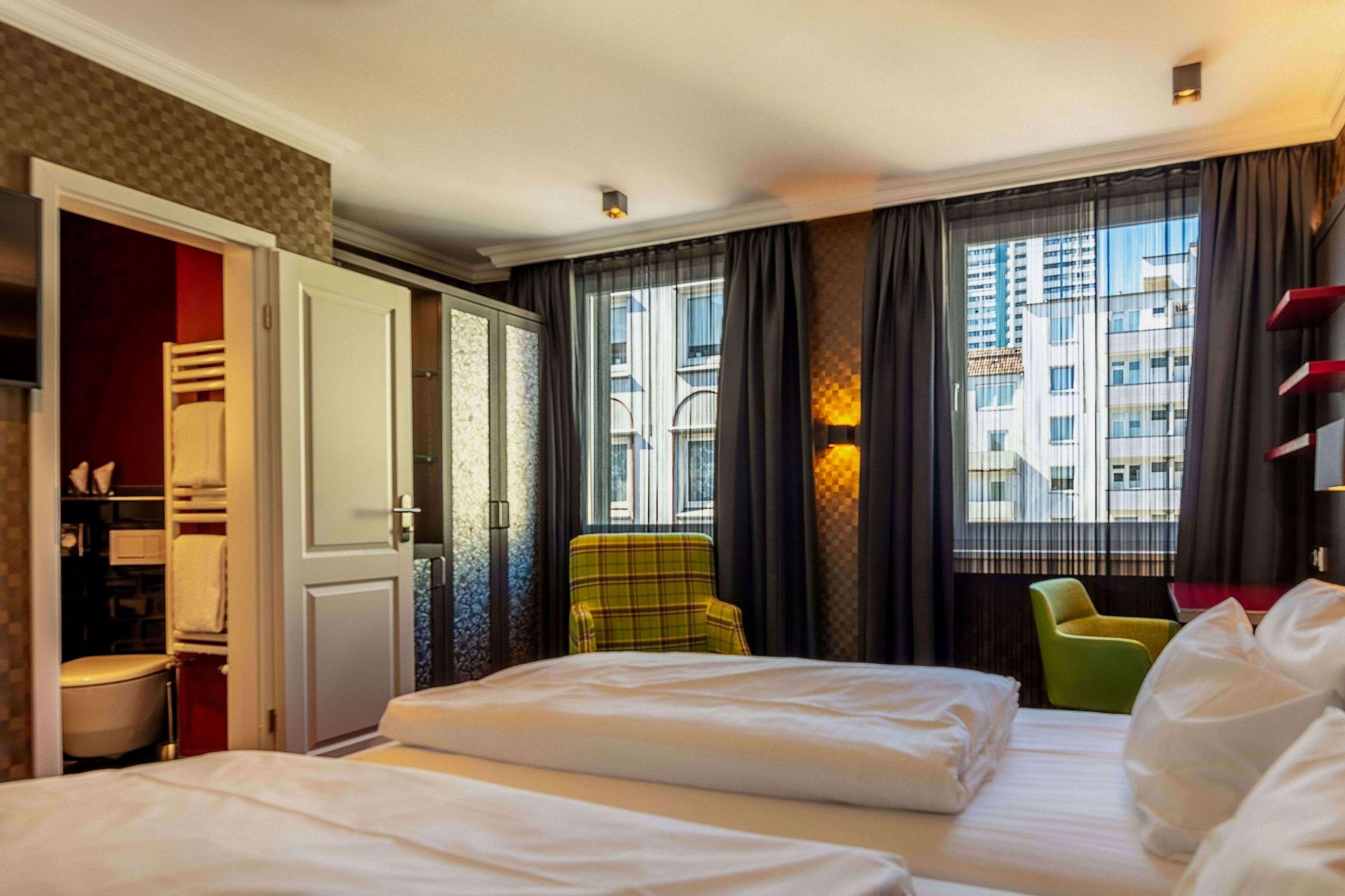 Room, Double Bed