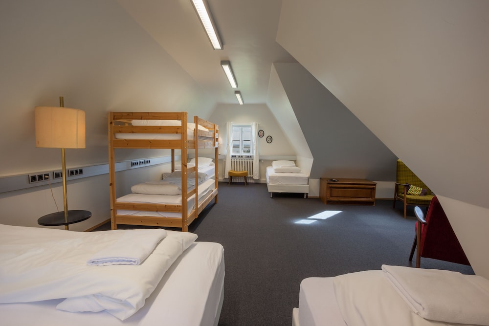 Heradsskolinn Historic Guesthouse 20/50