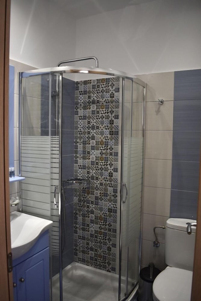 Minoa Hotel 45/50