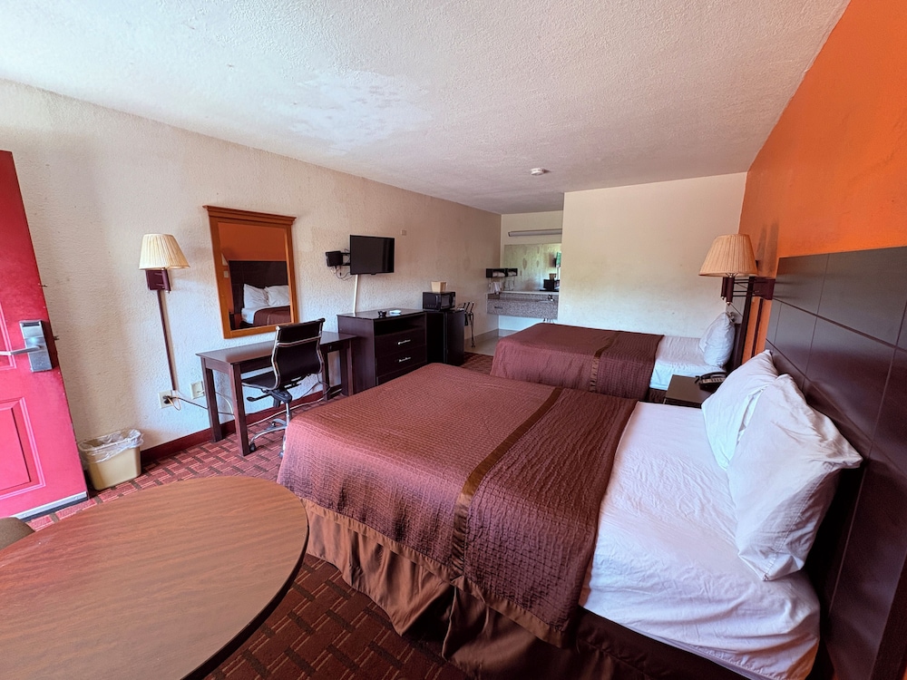 Basic, 2 Double Beds, Smoking