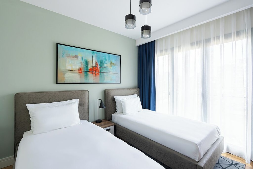 2 BEDROOMS, SUPERIOR, APARTMENT