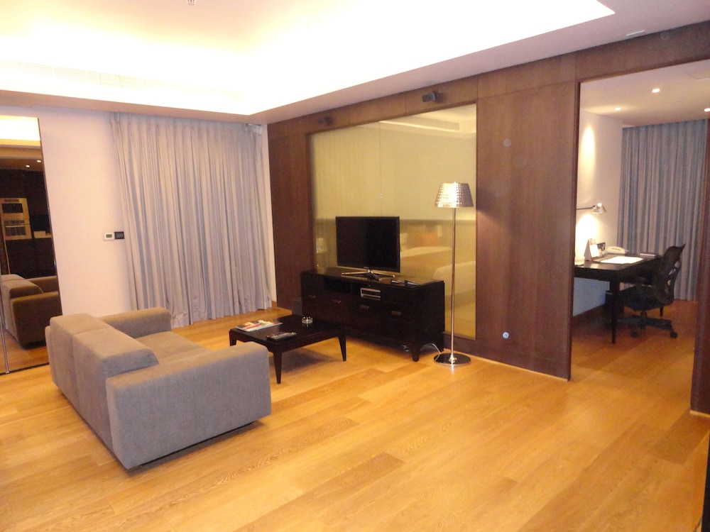 IIDL Suites 25/39