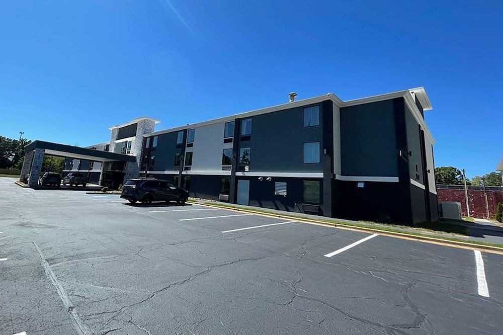 Baymont by Wyndham East Ridge 39/49