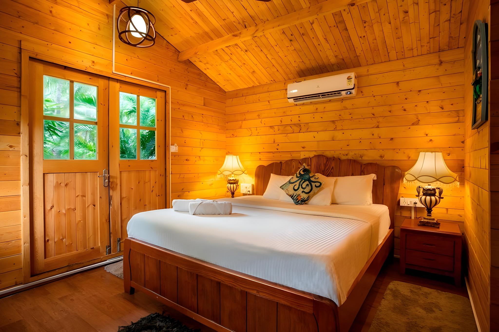 Cabin, Queen Bed, Sea View