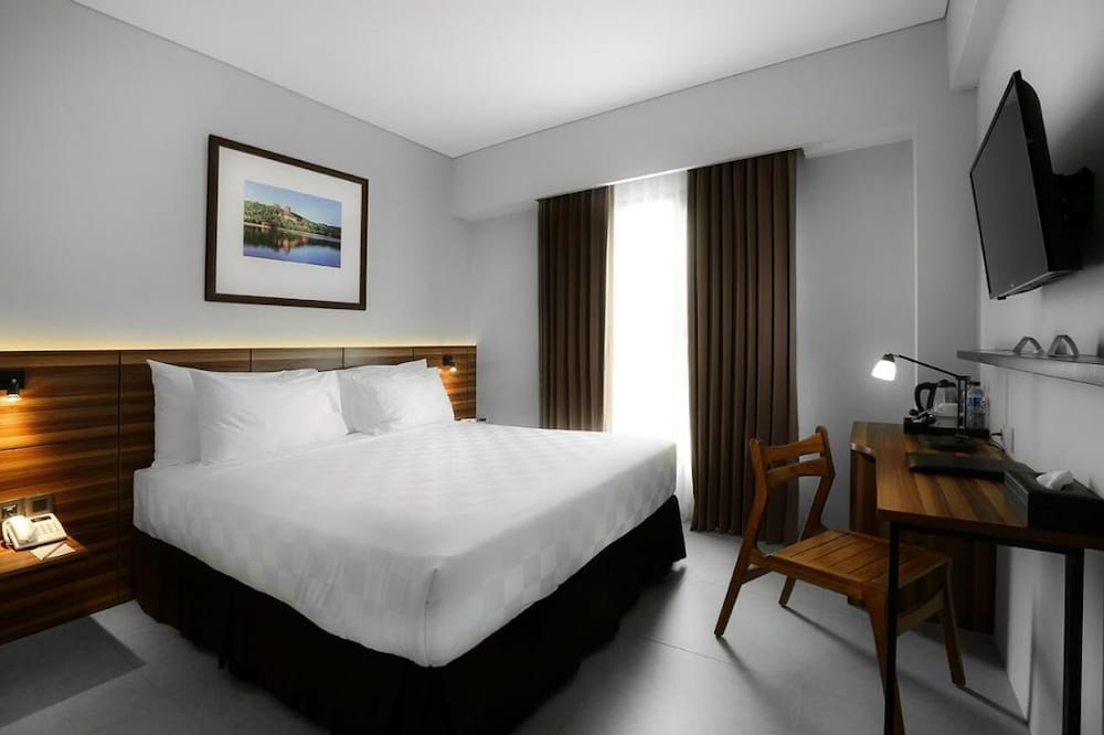 Swiss-Belinn Timika 12/41