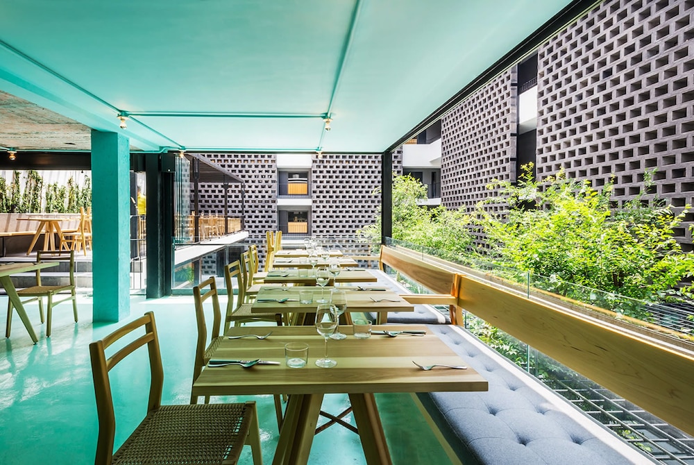 Carlota Hotel 40/50