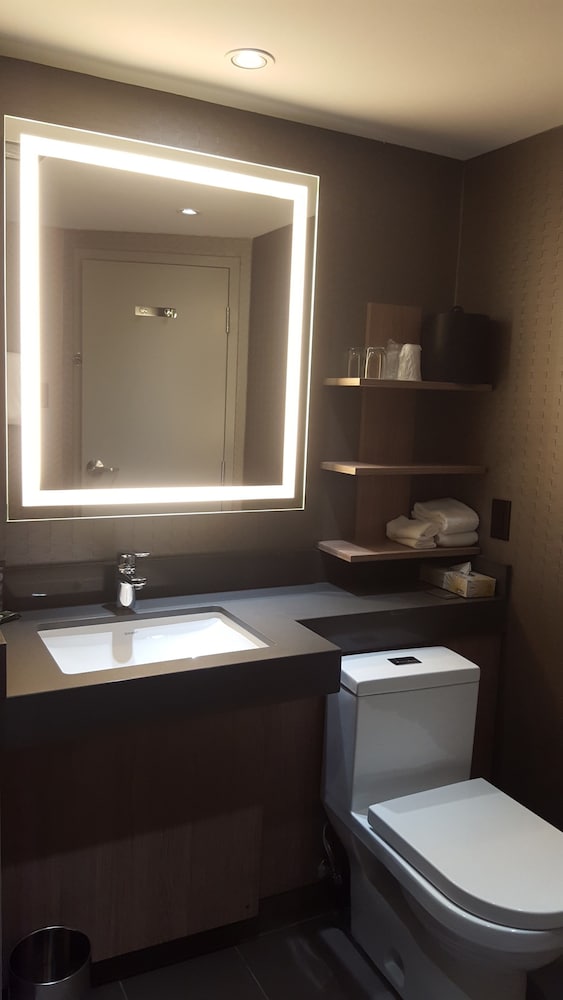 Novotel Montreal Centre 53/58