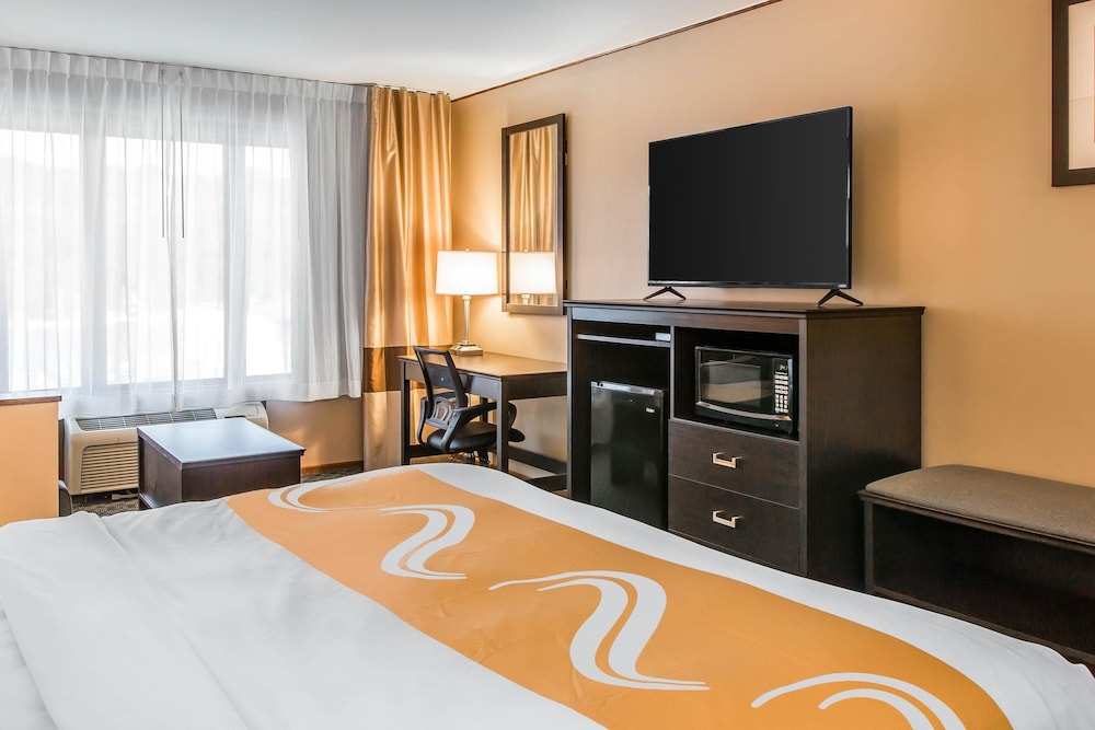 Quality Inn & Suites Houghton Downtown 44/50