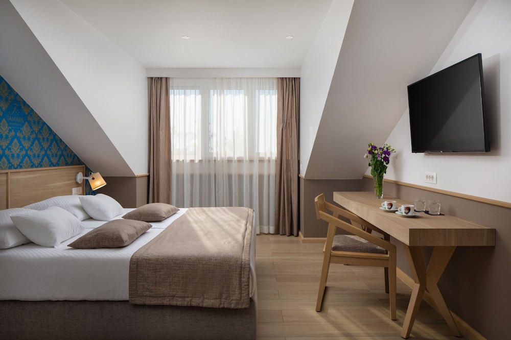 APARTHOTEL TAMARIS 27/74