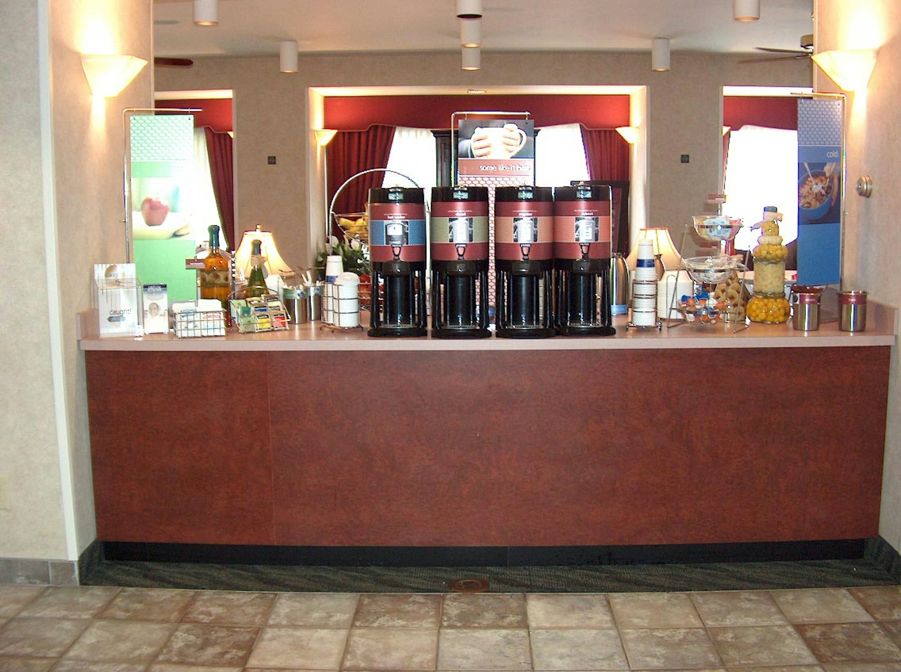 Hampton Inn Columbus-Airport 18/74
