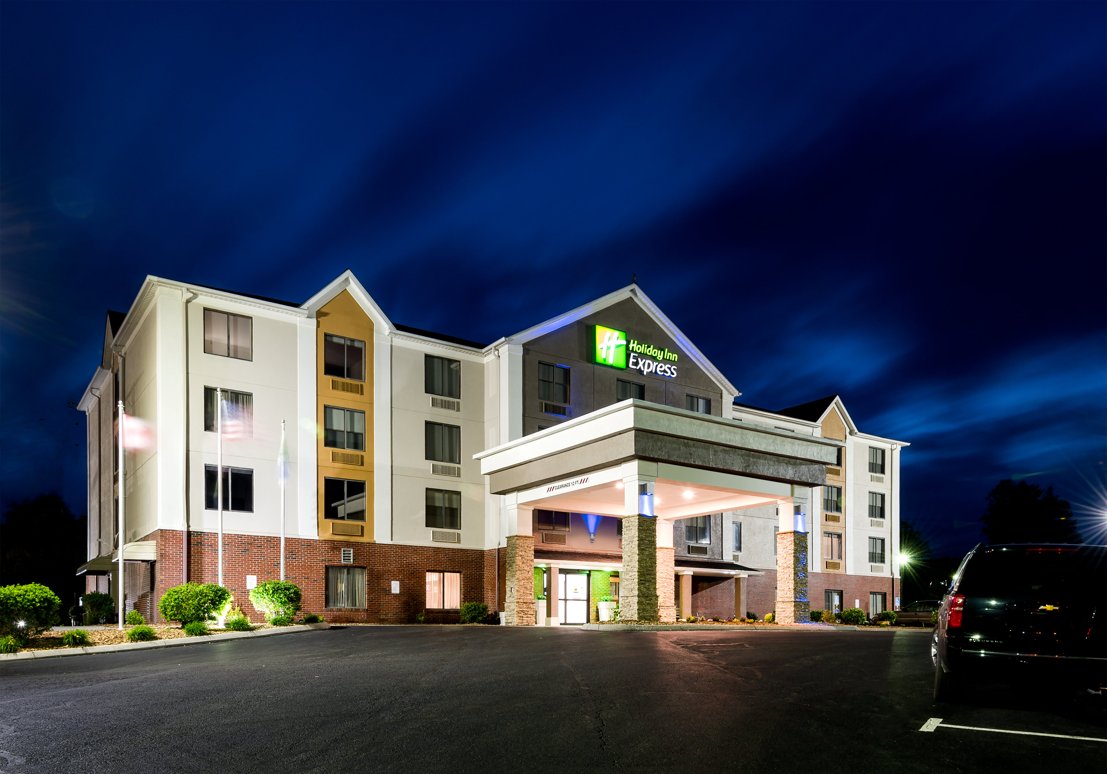 Holiday Inn Express Hillsville 2/47
