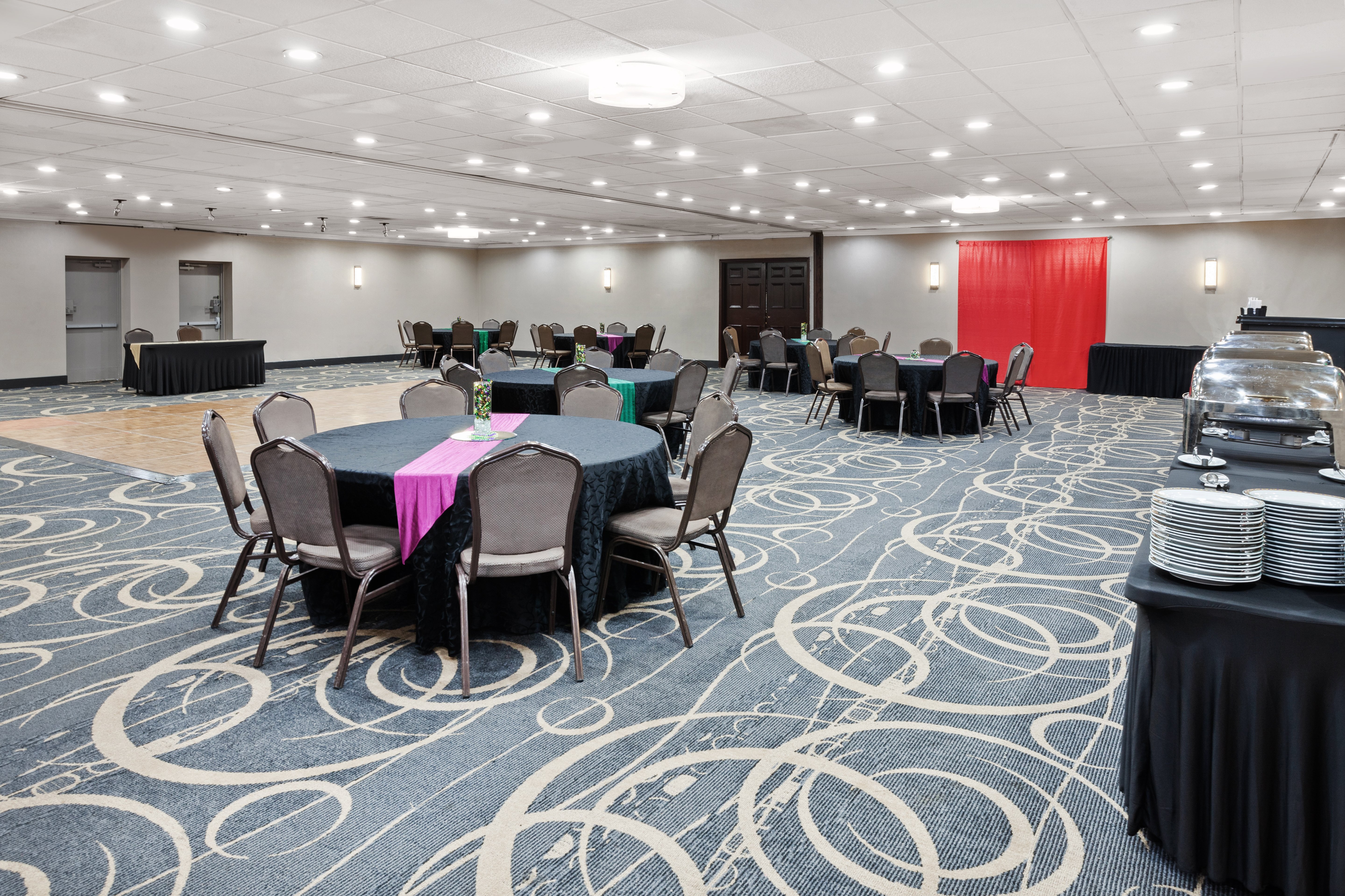 HOLIDAY INN CHICAGO OAKBROOK 54/63