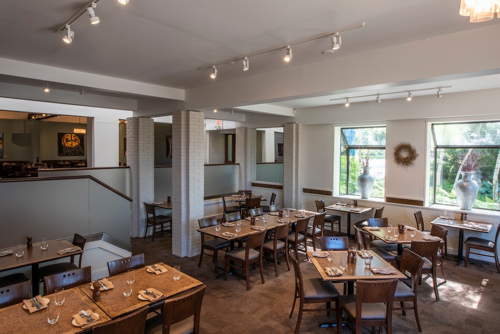BLUE MOUNTAIN INN 36/50