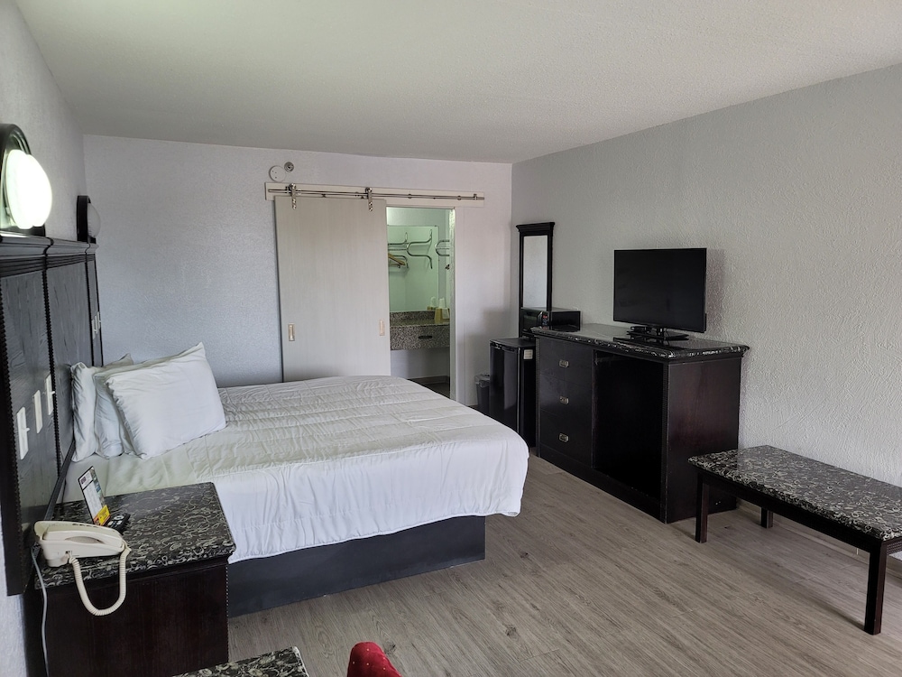 Fairway Inn 12/20