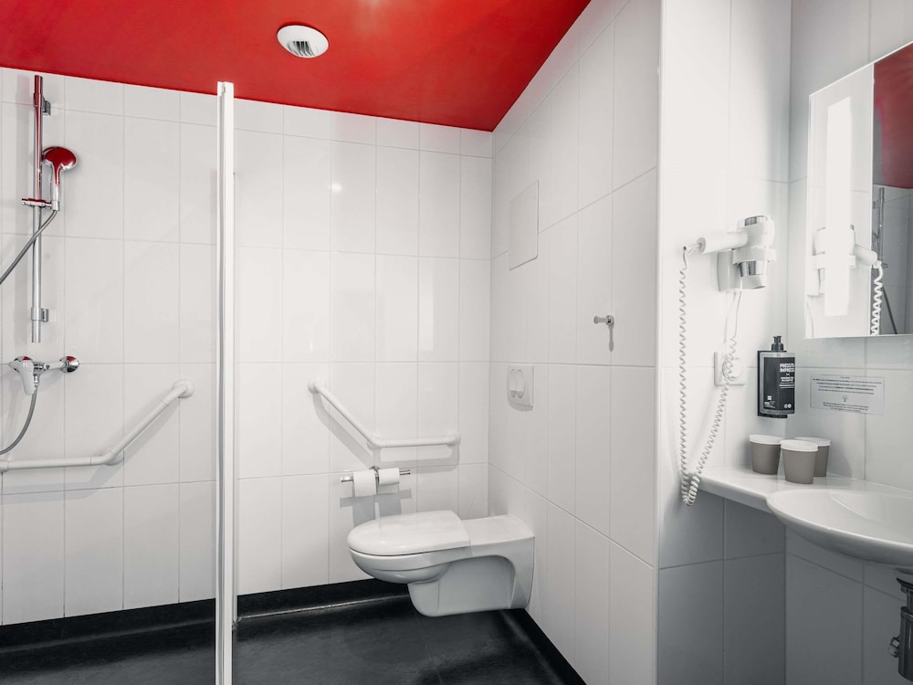 IBIS STYLES VANNES GARE CENTRE 58/61
