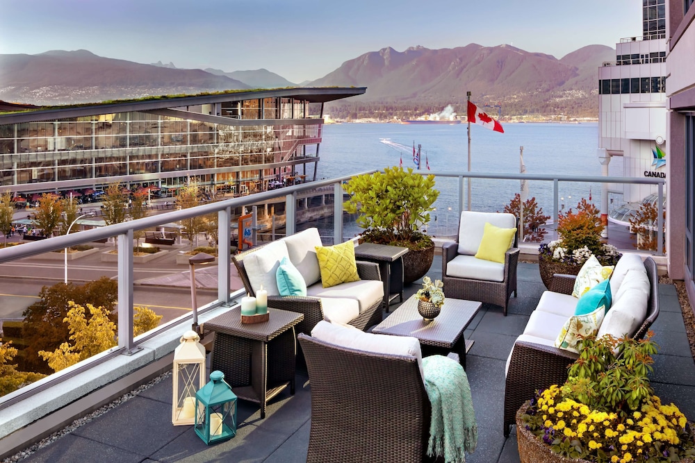 Fairmont Waterfront 54/72