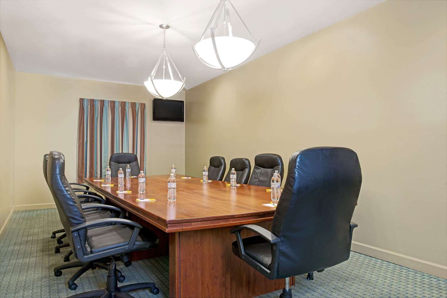 Days Inn by Wyndham Downtown St. Louis 20/24