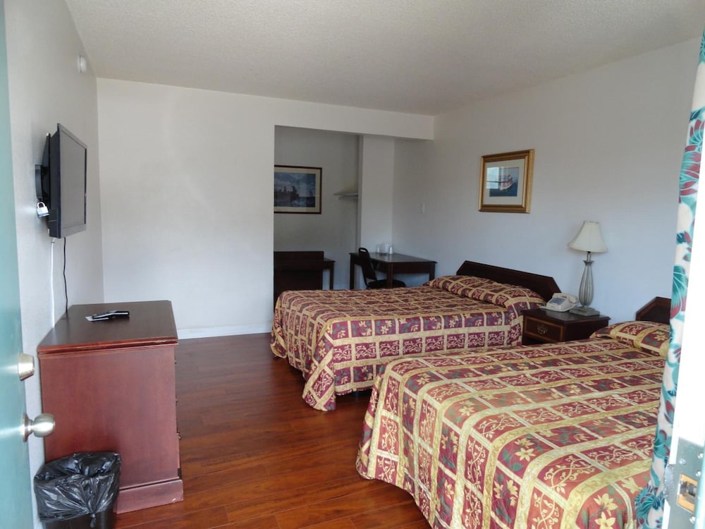 Travel Inn 10/33