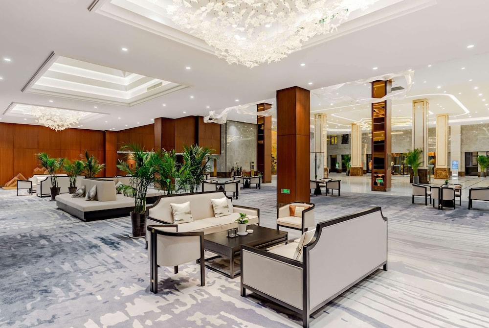 Howard Johnson Lakeview Hotel Huaibei 10/48