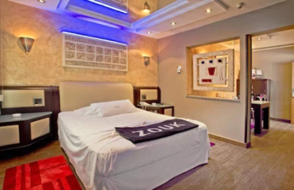 Zouk Hotel 13/50