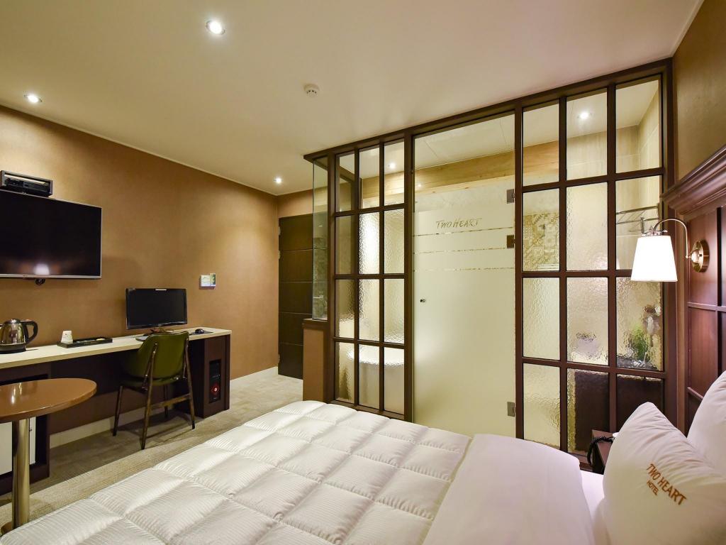 Two Heart Hotel Gimhae 12/55