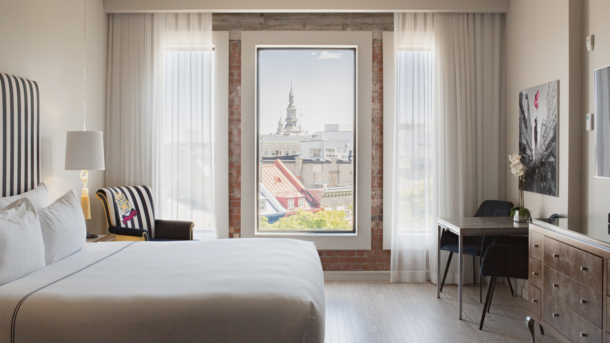 Monsieur Jean Hotel 23/68