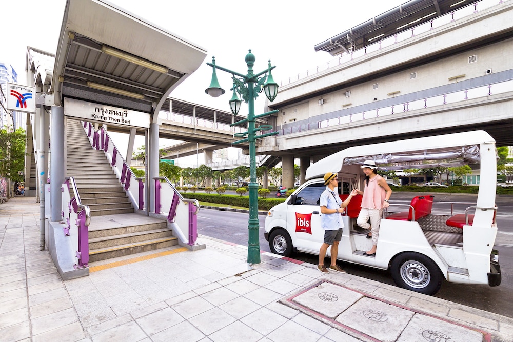 Ibis Bangkok Riverside 12/66