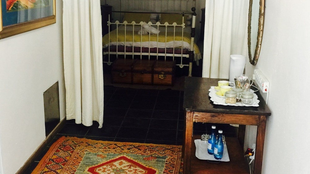 Sandton Farmhouse Executive B&B 3/38