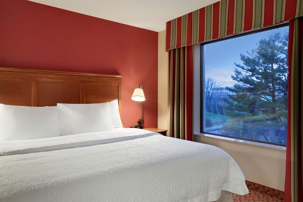 Hampton Inn and Suites Hartford/East Hartford 14/50