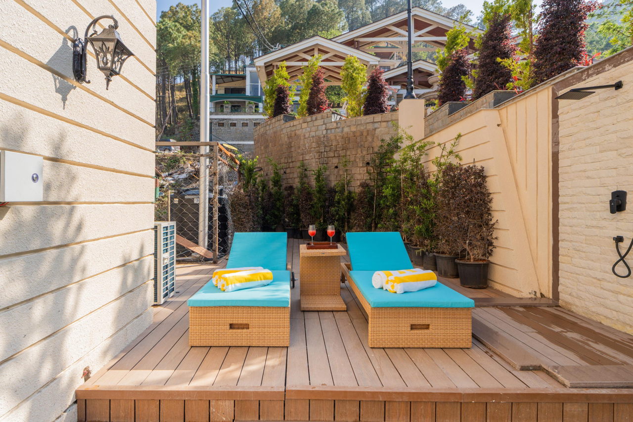 ELIVAAS Prive The Royce Rose Luxe Villa with Pool, Jacuzzi & Steam Room 15/20