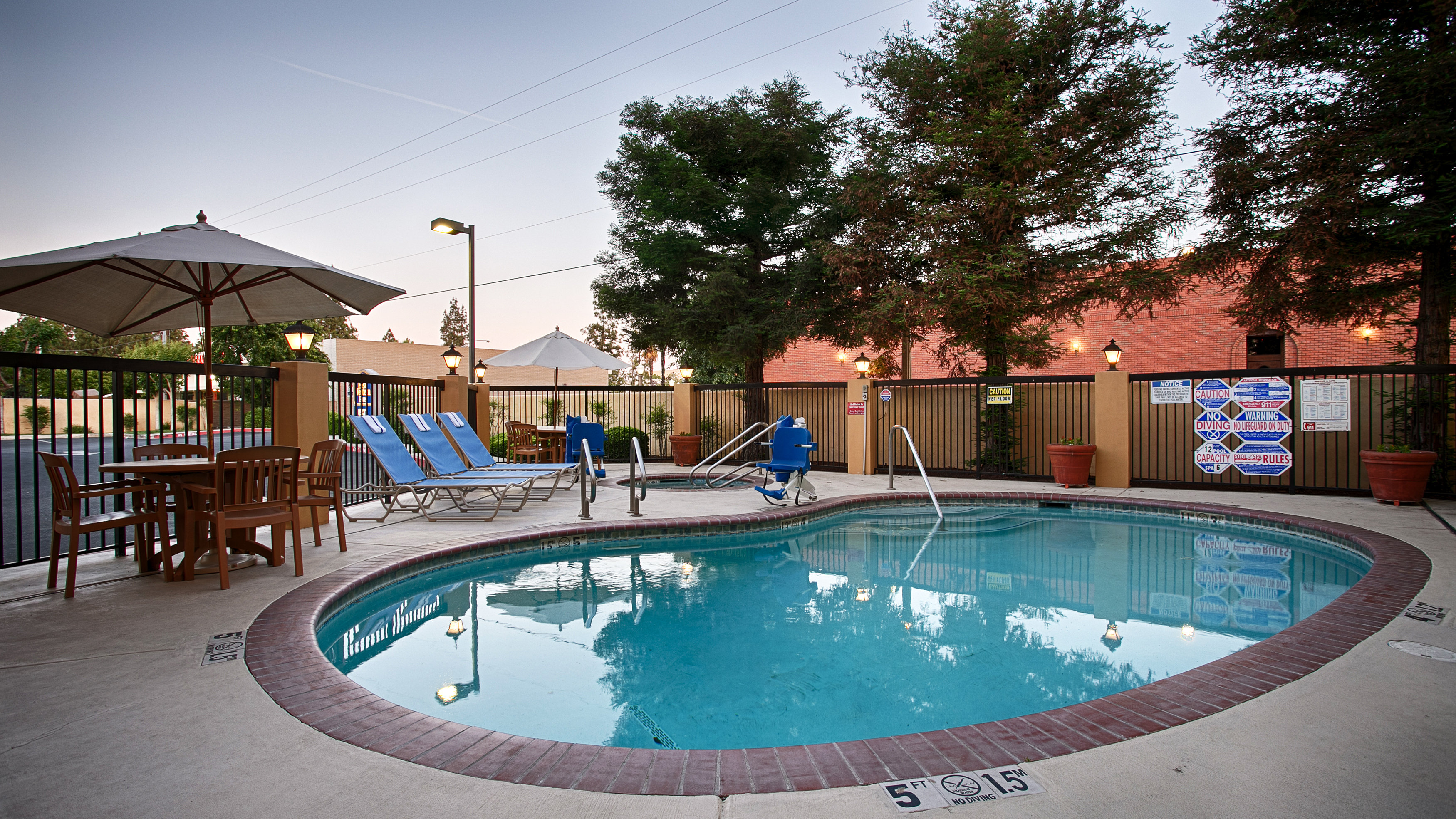 Best Western Plus Fresno Inn 49/50