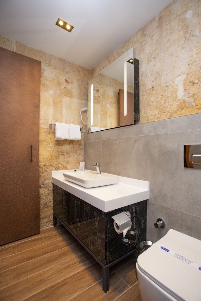 Bayazhan Butik Hotel 39/43