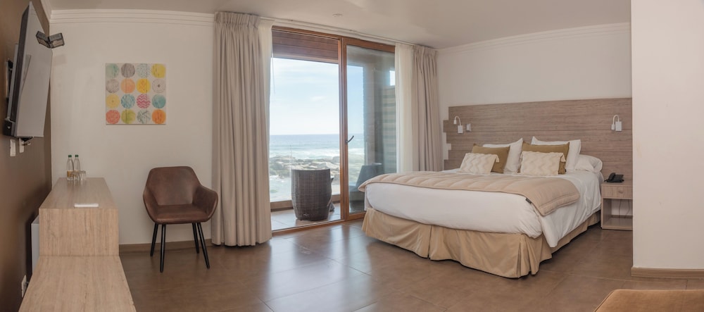 Superior, Triple, King Bed, Beach View, Sofa, Hotel Mae 2/10
