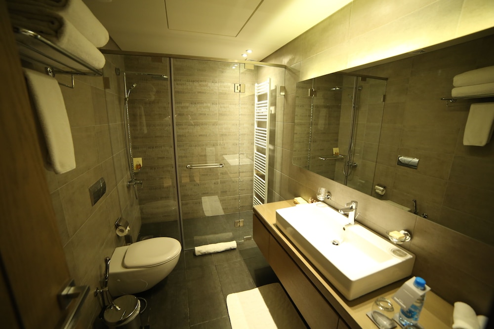 Le Grand Chalet – Zaarour Club 35/37
