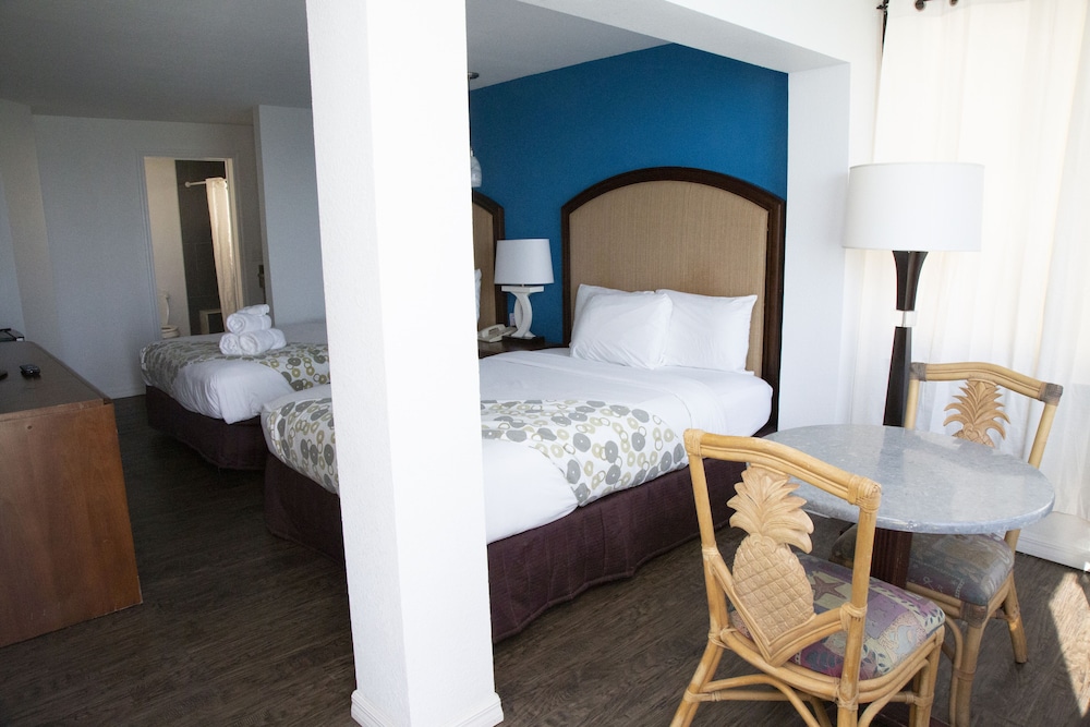 Dream Inn 33/69