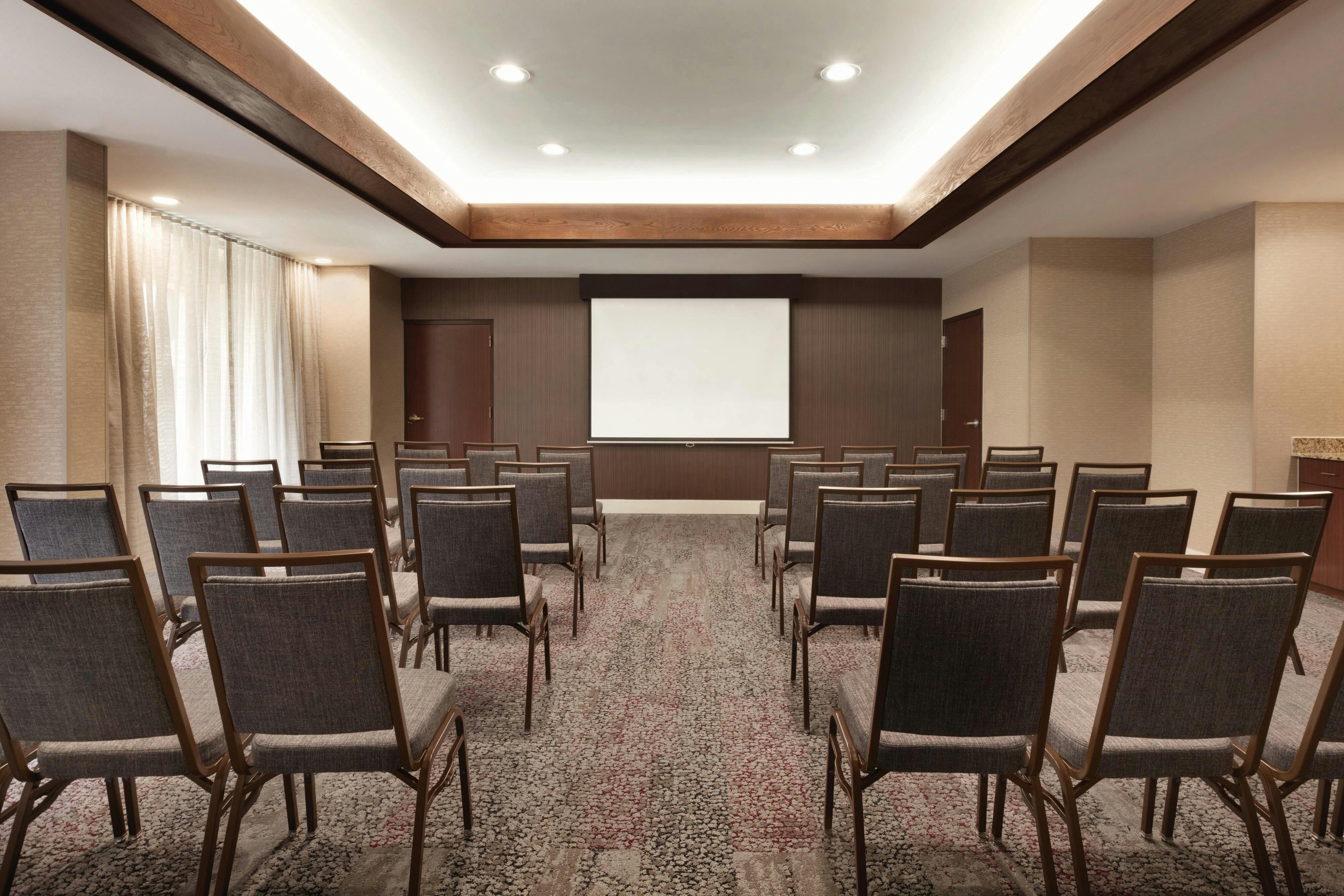 Courtyard by Marriott Charlotte Airport North 35/39