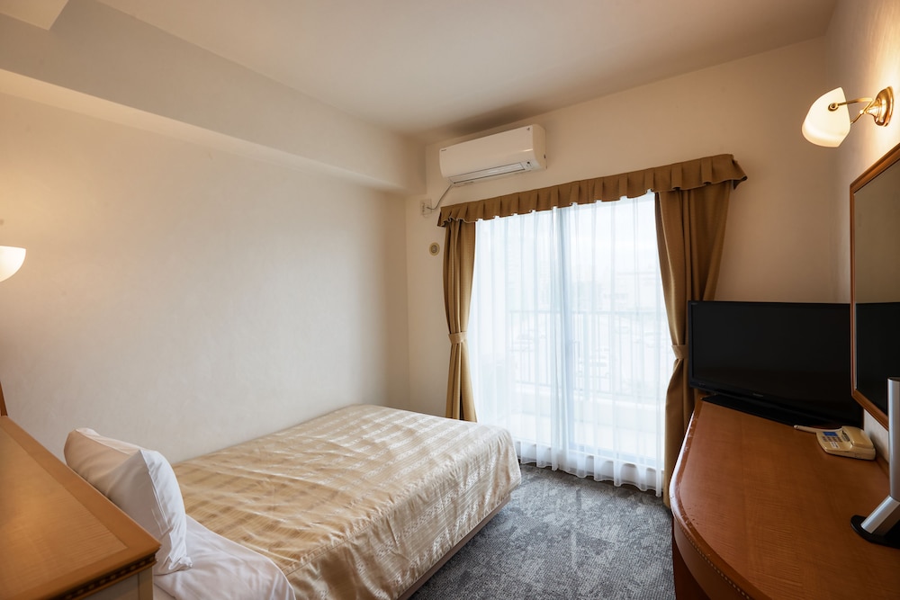 غرفة بسرير مزدوج في طابق منخفض، Naha Beach Side Hotel 3/6