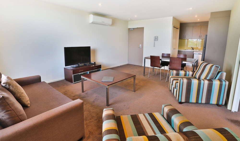 Lady Bay Resort 28/36