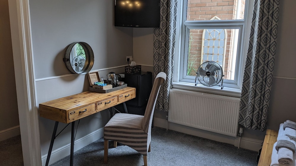Oaklands Guest House 38/50